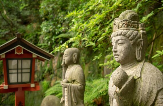 久留米市で終活をお考えの方へ　お墓　納骨堂　自然葬　墓じまいについて